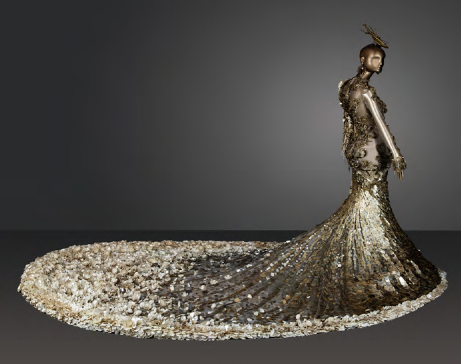 Guo Pei A/W 2016 Couture Collection Encounter